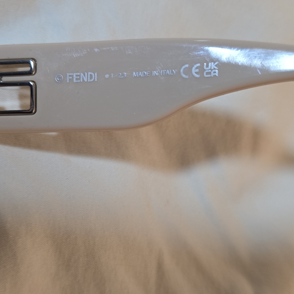 Fendi Cream Sunglass Temple with Silver Logo Detail - Picture 5 of 6
